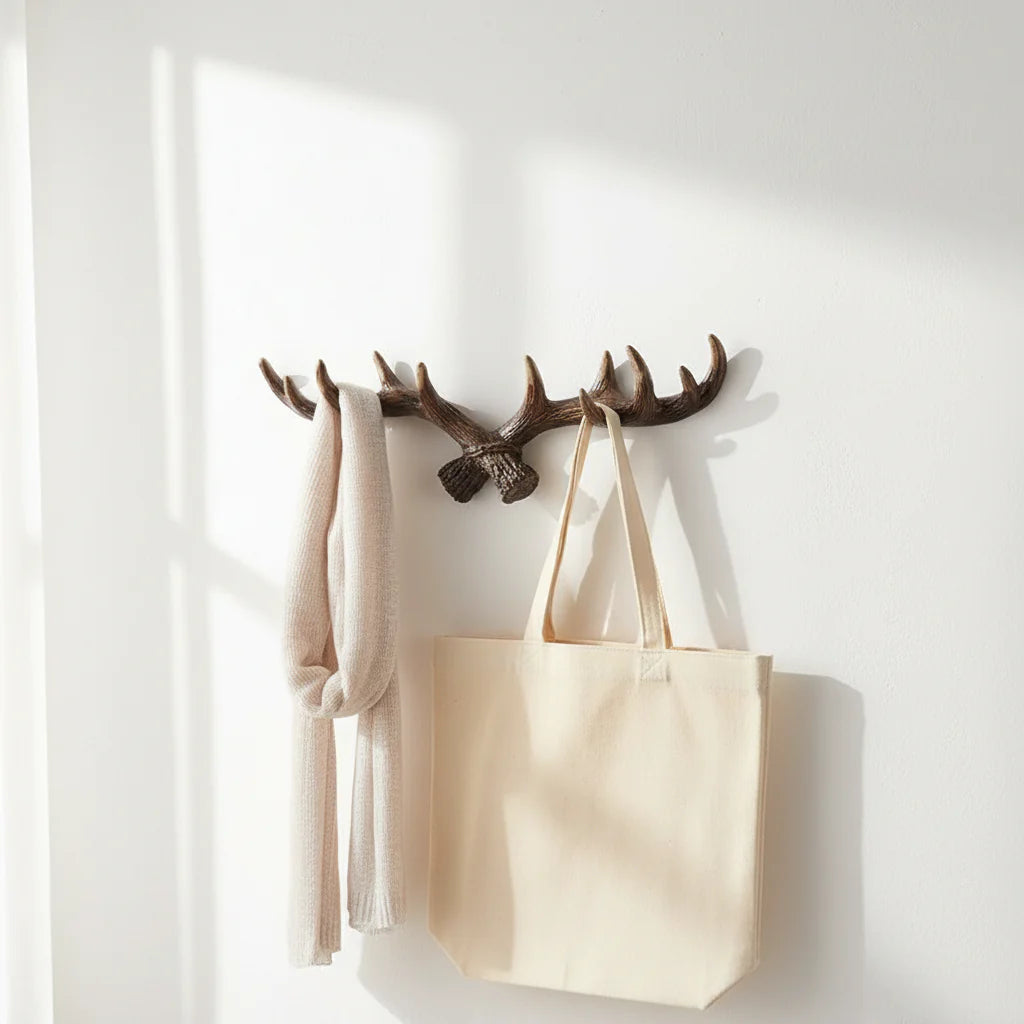 Porte manteau noir et bois